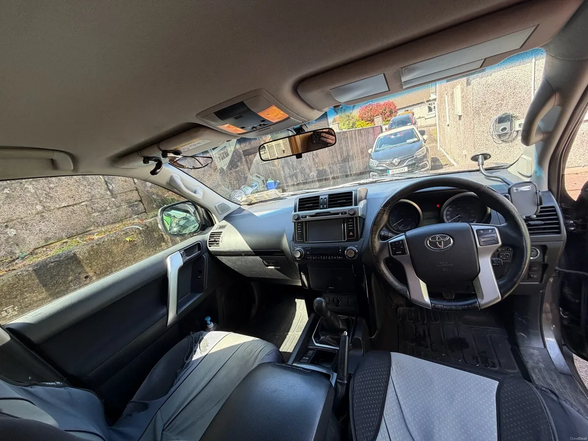 2015 Toyota Land Cruiser - Image 2