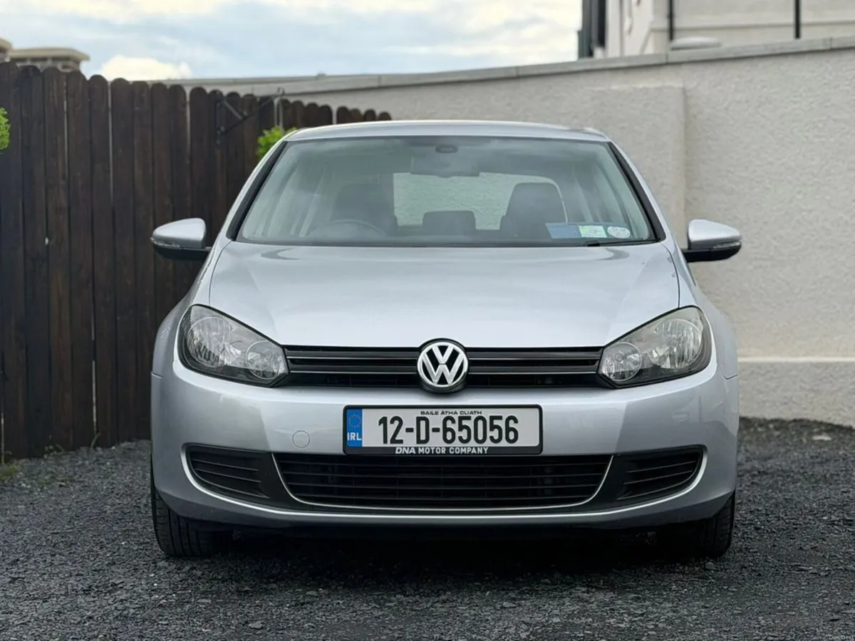 Volkswagen Golf AUTO - LOW KM - Image 2