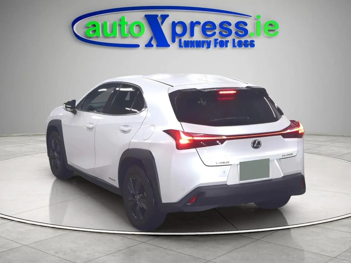 Lexus UX Hybrid VERSION C, 360 camera - Image 3