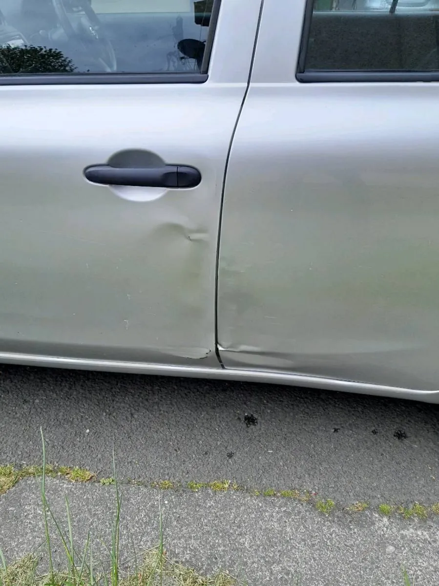 Nissan march - Image 4