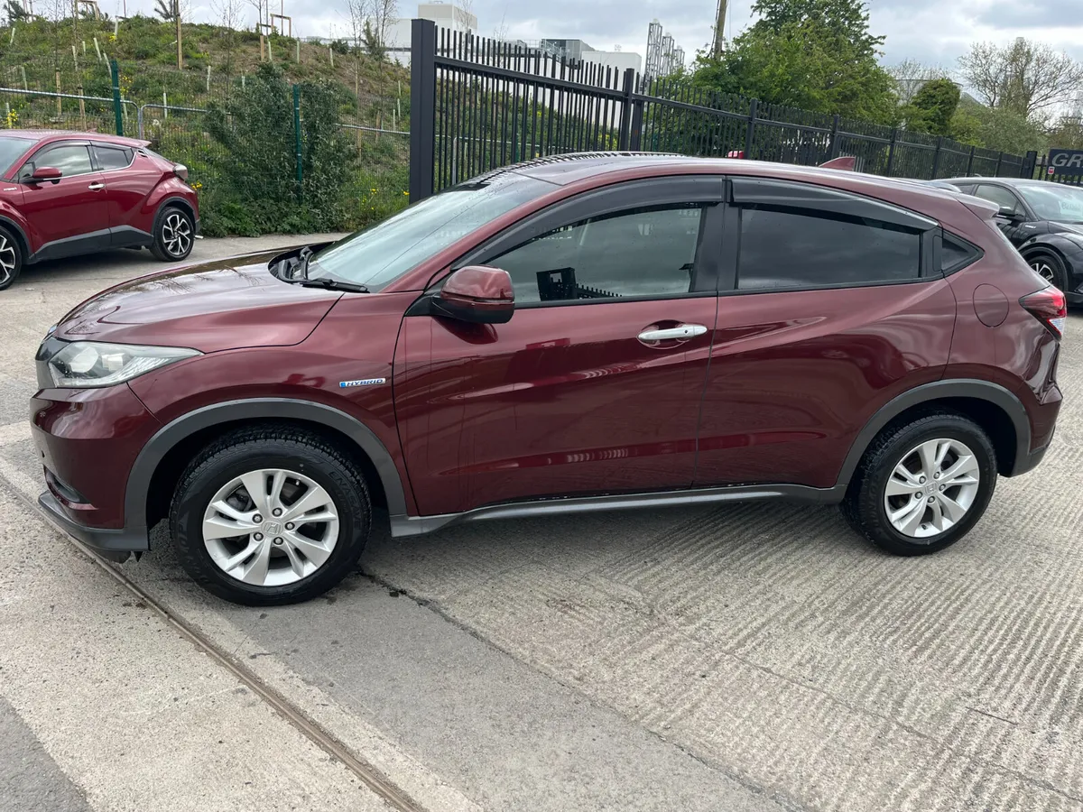 HONDA VEZEL 2015, 1.5 HYBRID AUTO LOW KMS - Image 4