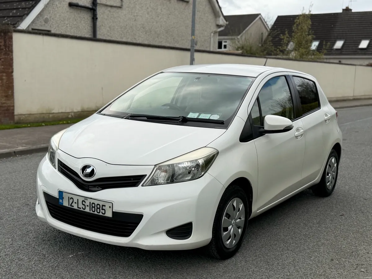 12 automatic Toyota vitz 1.0 petrol with new nct - Image 4