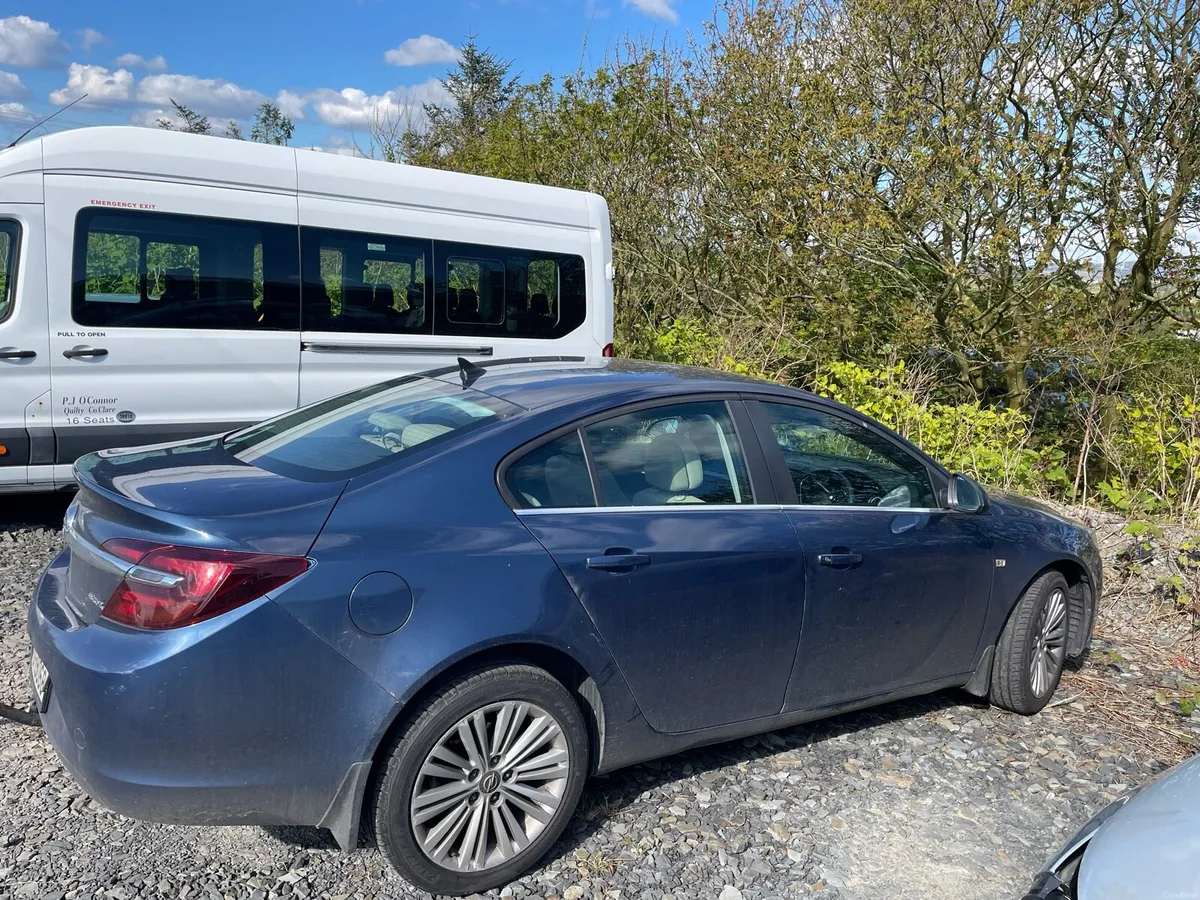 Opel Insignia 2016 1.6 d manual 270000km - Image 3