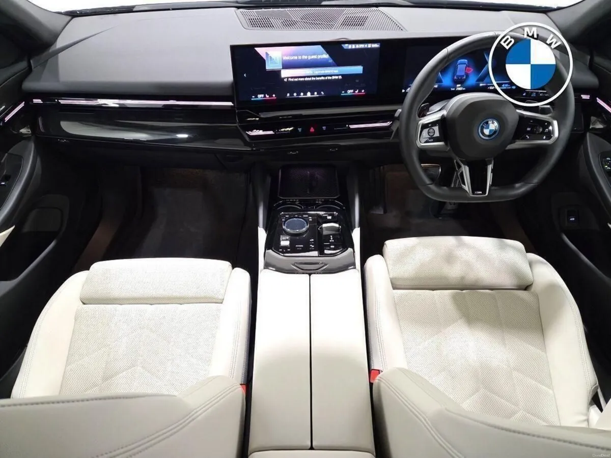 BMW 5-Series 530e M Sport Saloon - Image 4