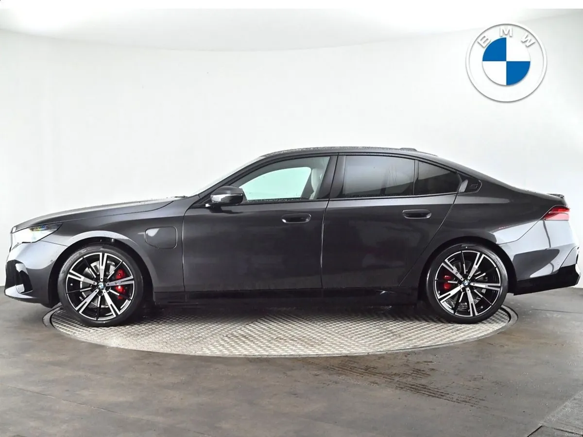 BMW 5-Series 530e M Sport Pro Saloon - Image 3