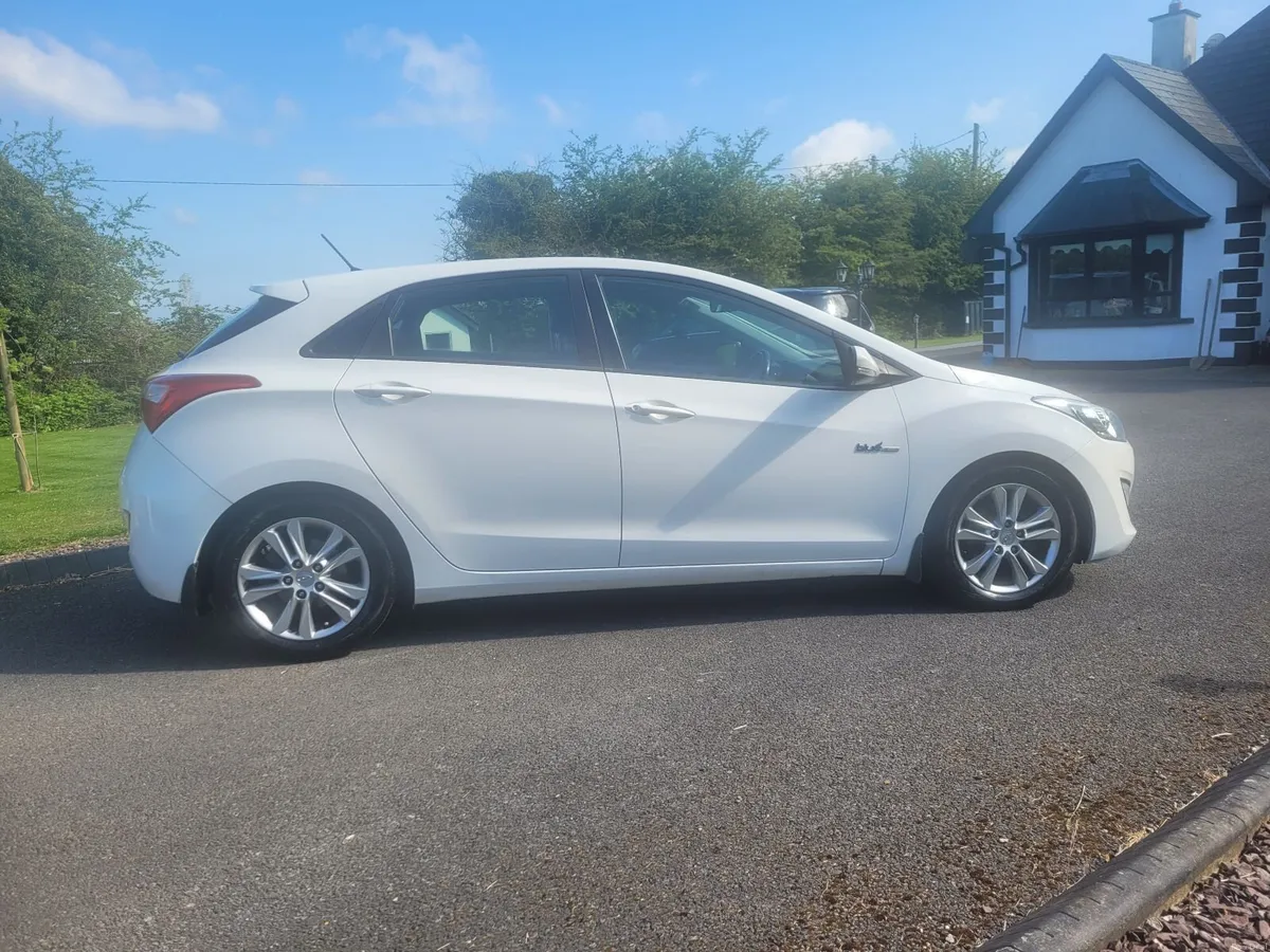€4,950...NEW NCT...2015 HYUNDAI I30 1.6 DIESEL - Image 5
