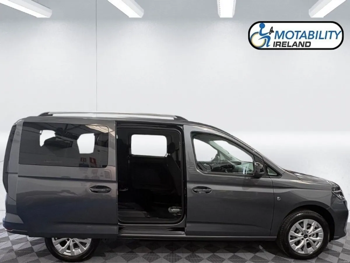 Ford Tourneo Connect Dual Drive From Wheelchair / - Image 4
