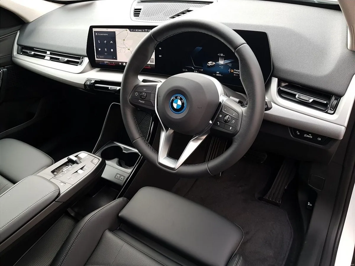BMW iX1 iX1 eDrive20 Sport - Image 6