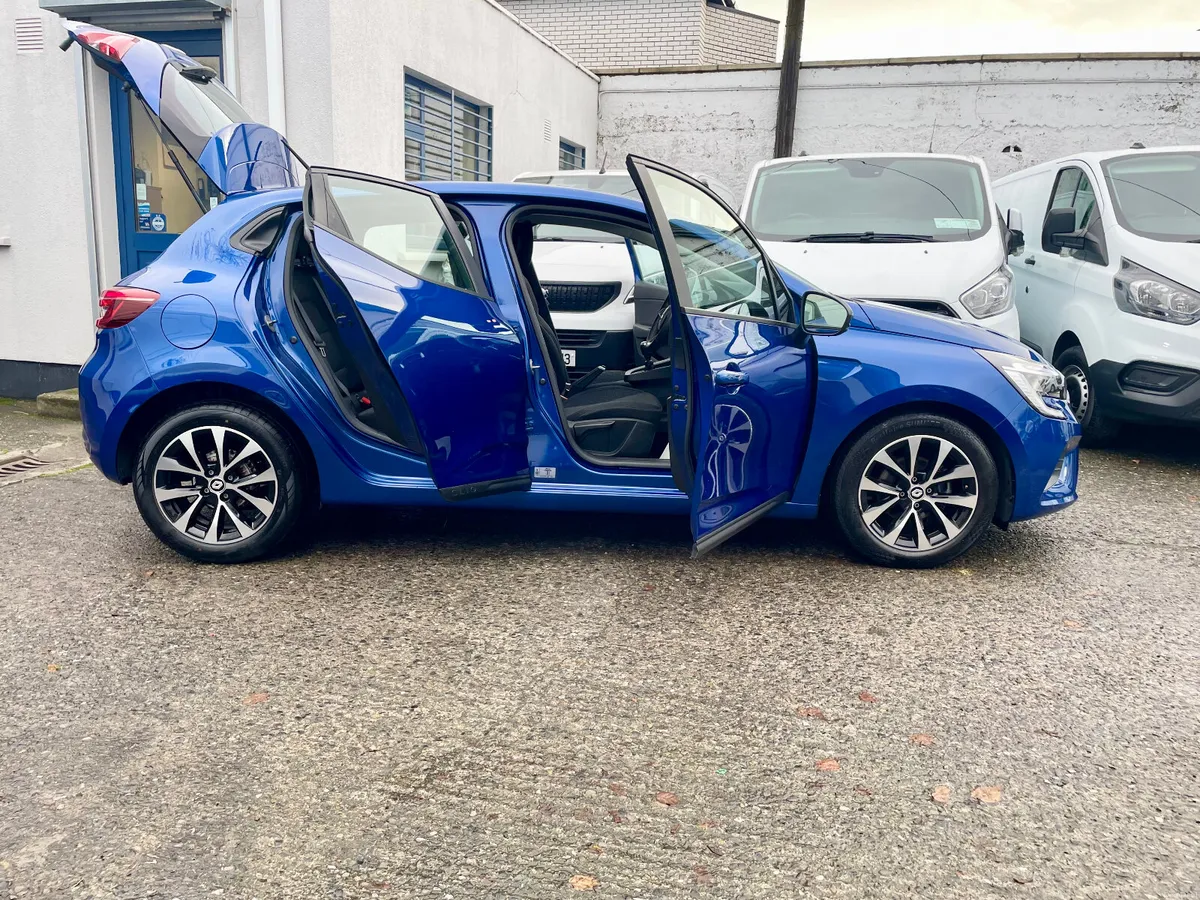 Renault Clio Equilibre 1.0TCE Petrol Manual,2023 - Image 3