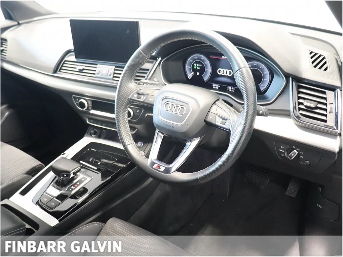 Audi  Q5 S LINE 50 TFSI E QUATTRO - Image 5