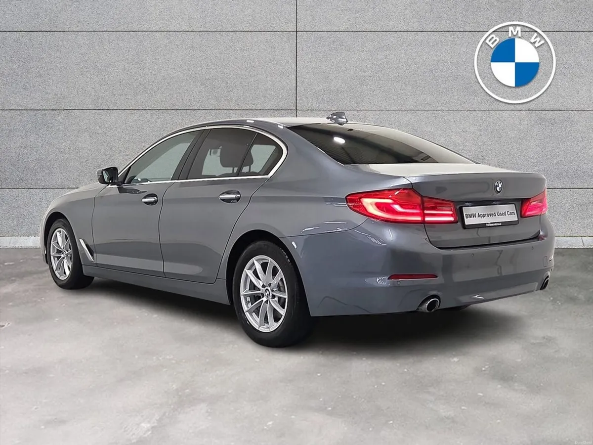 BMW 5-Series 520d SE Saloon - Image 3