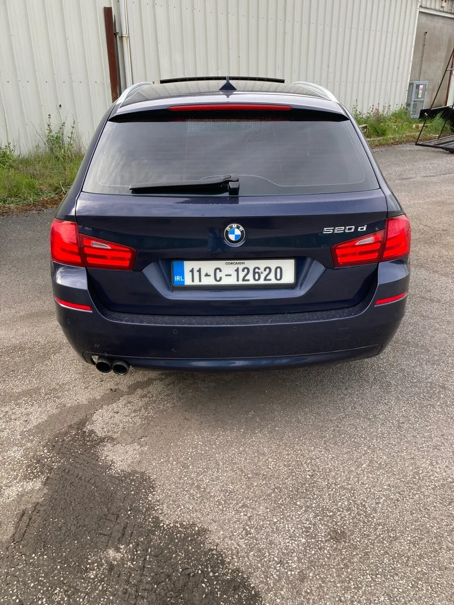 BMW 520d estate manual - Image 3