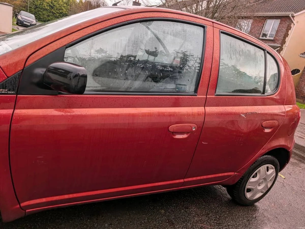 Toyota Yaris 2003 - Image 2