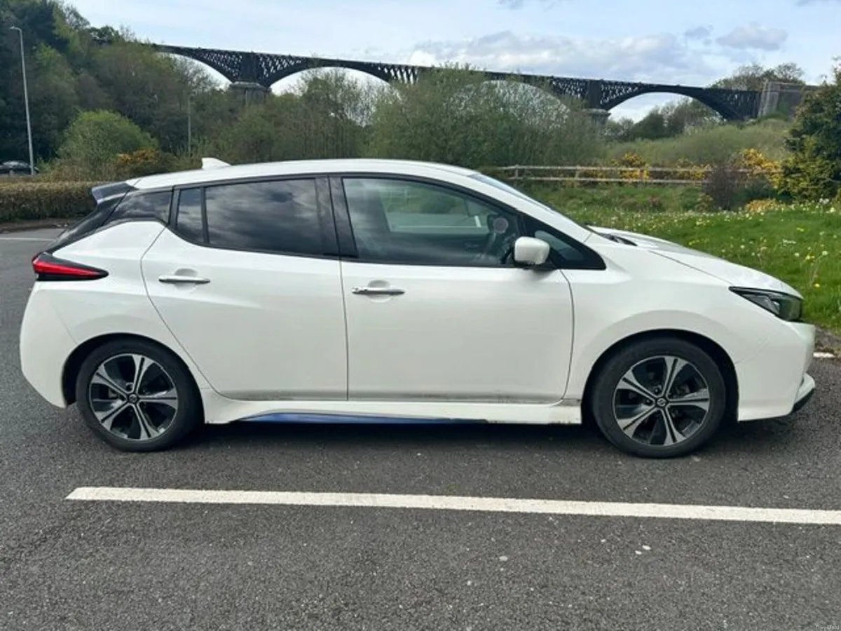 Nissan Leaf 2022 - Image 2