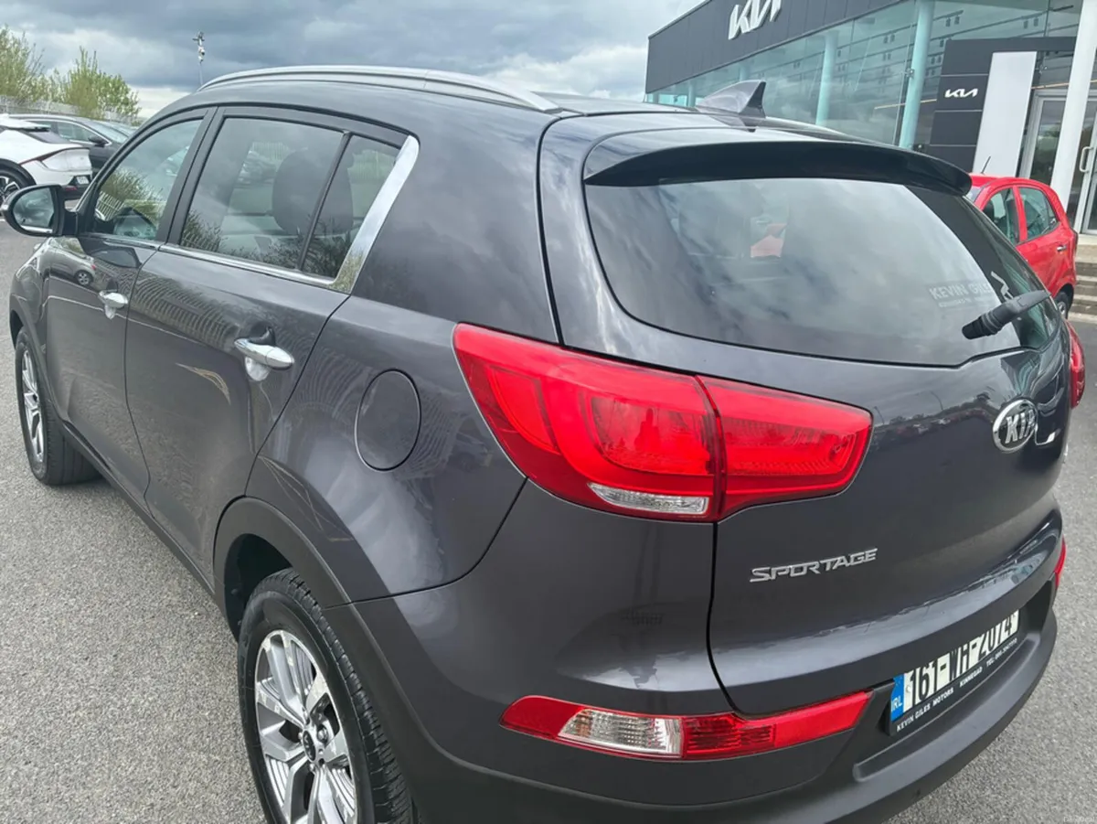 Kia Sportage 1.7 PLATINUM 4DR - Image 3