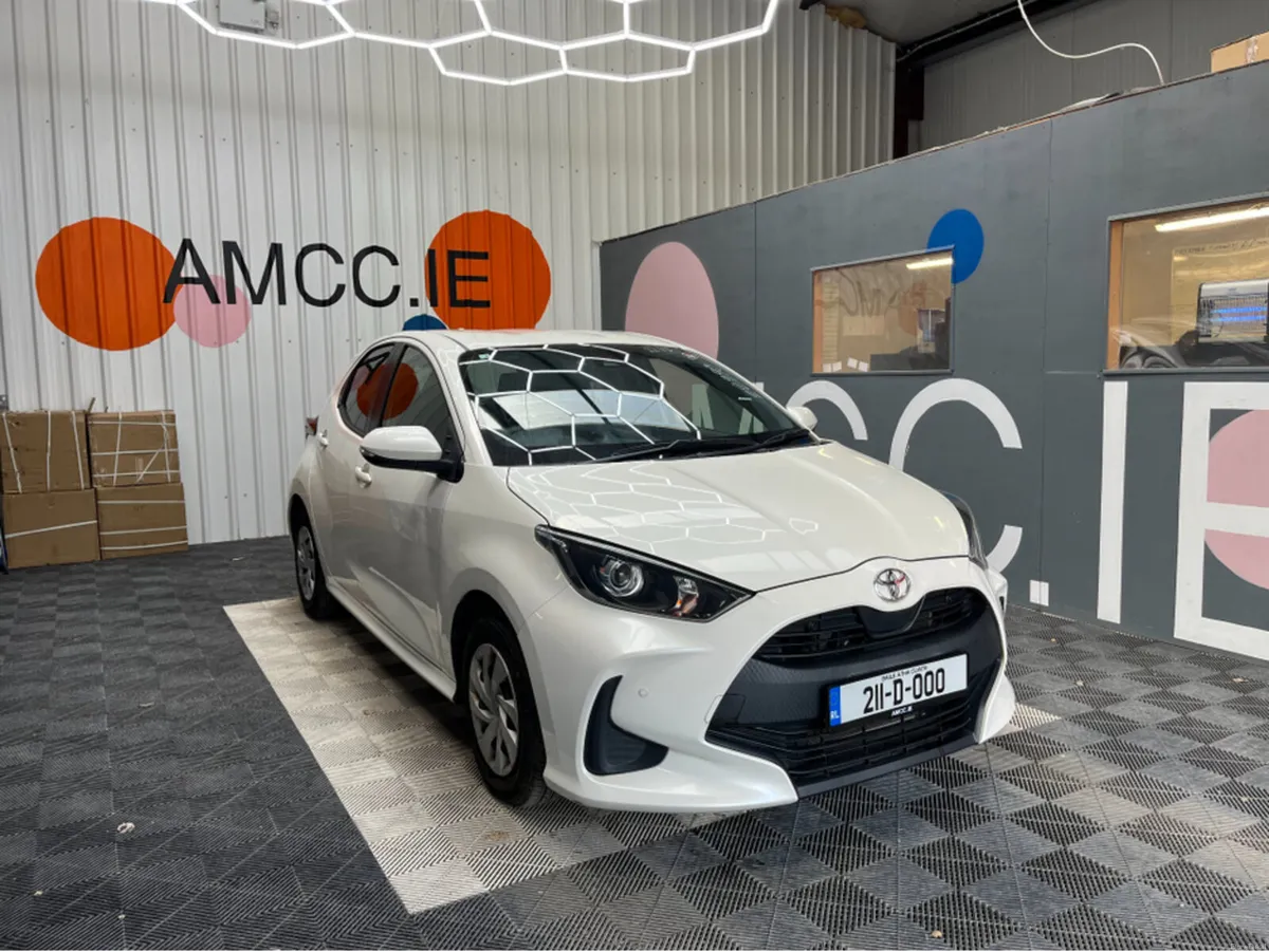 Toyota Yaris 2021 TOYOTA YARIS X 1.0 AUTOMATIC - Image 1