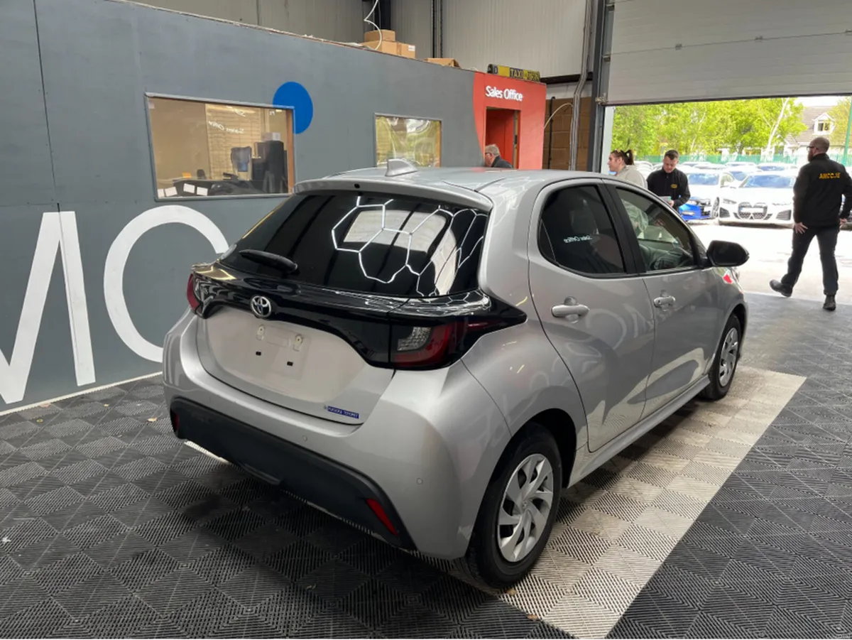 Toyota Yaris 2021 TOYOTA YARIS X 1.0 AUTOMATIC / R - Image 2