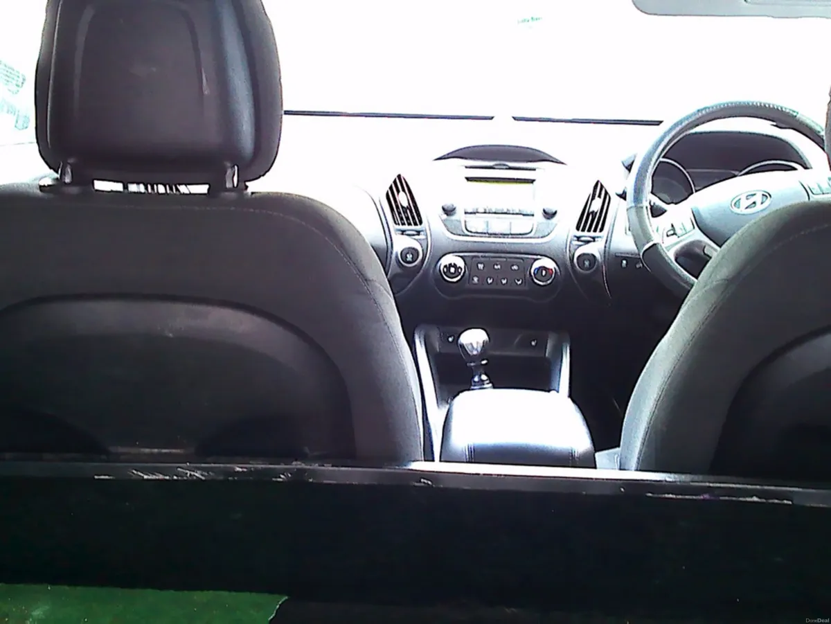Hyundai ix35 1.7 COMFORT COMMERCIAL 4DR - Image 2