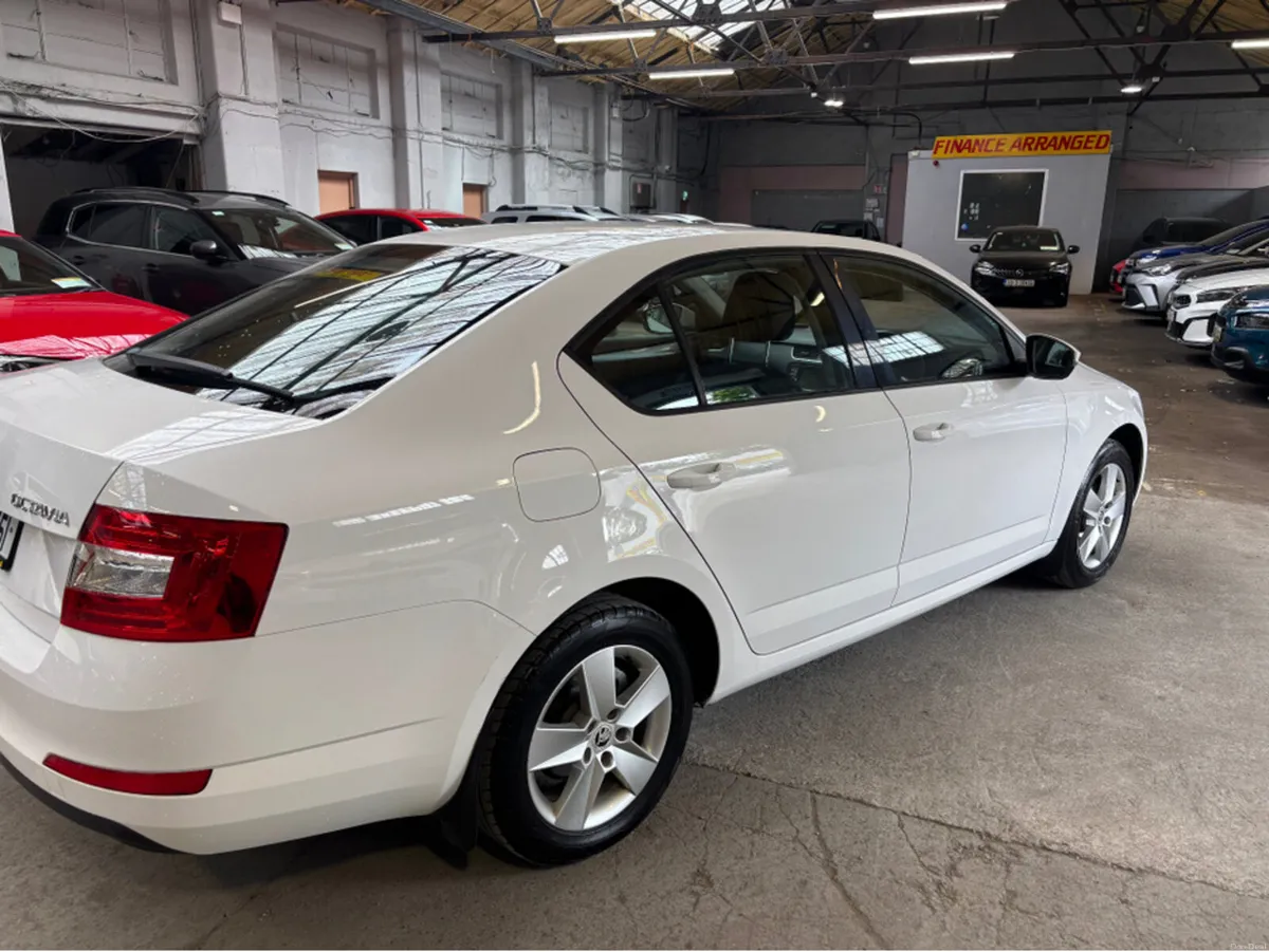Skoda Octavia AMBITION 1.2 TSI 110HP 4DR - Image 4