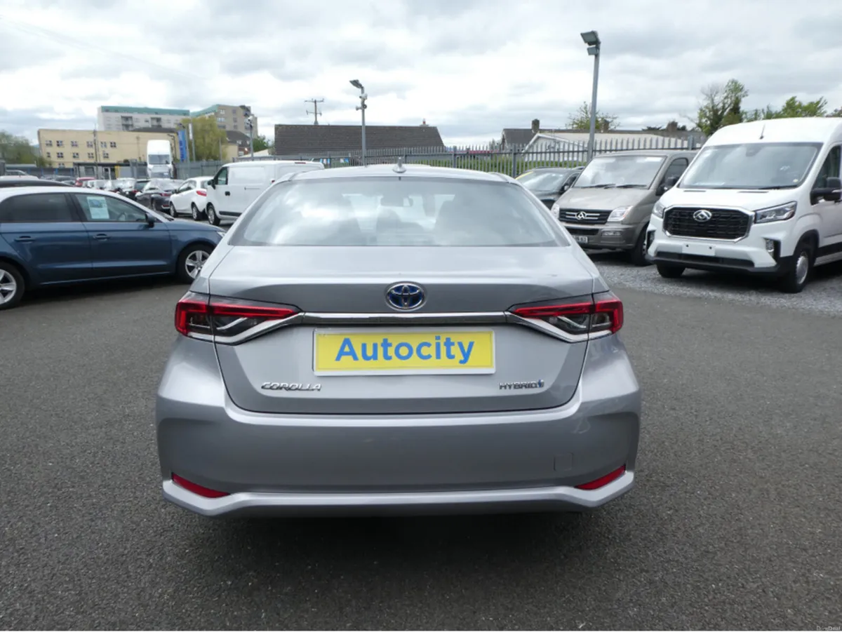 Toyota Corolla LUNA SALOON 4DR AUTO - Image 3