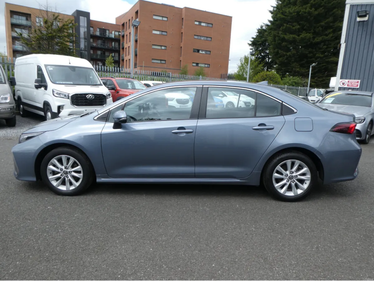 Toyota Corolla LUNA SALOON 4DR AUTO - Image 3