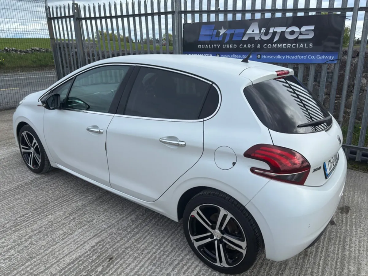 Peugeot 208 GT Line 1.2 Automatic - Image 4