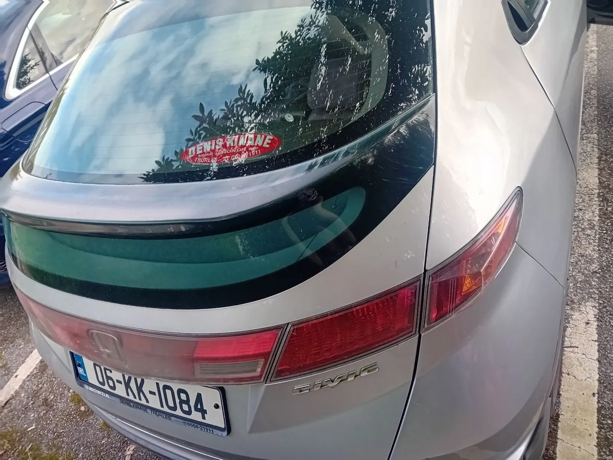 Honda Civic 2006 - Image 2