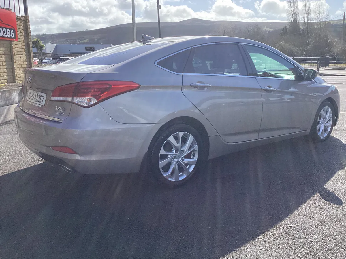 Hyundai i40 ** F.S.H * CAMERA - Image 4