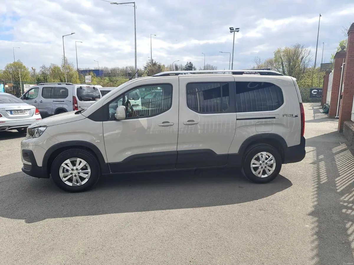 Wheelchair Accessible Taxi Peugeot Rifter Horizon - Image 5