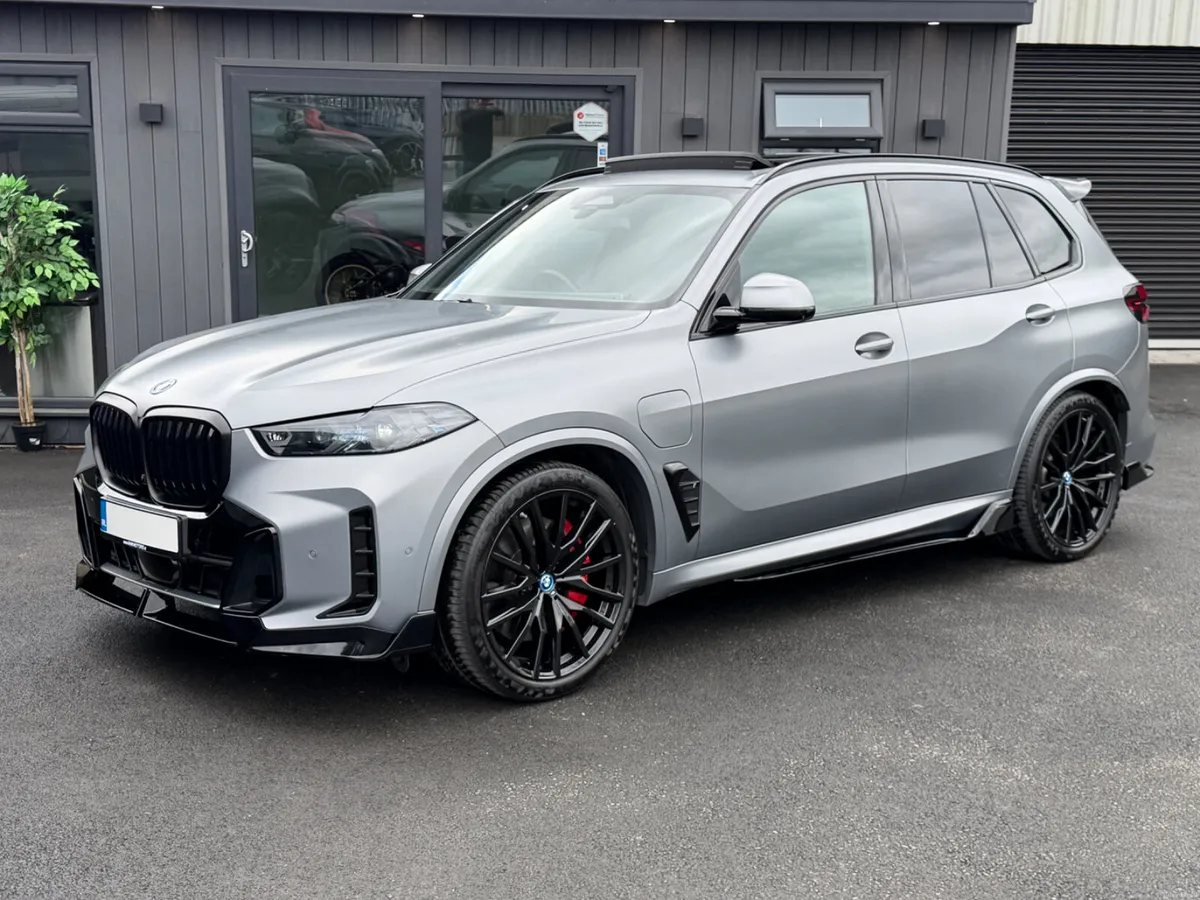 2023/232 BMW X5 50E MSPORT *FROZEN GREY* - Image 1