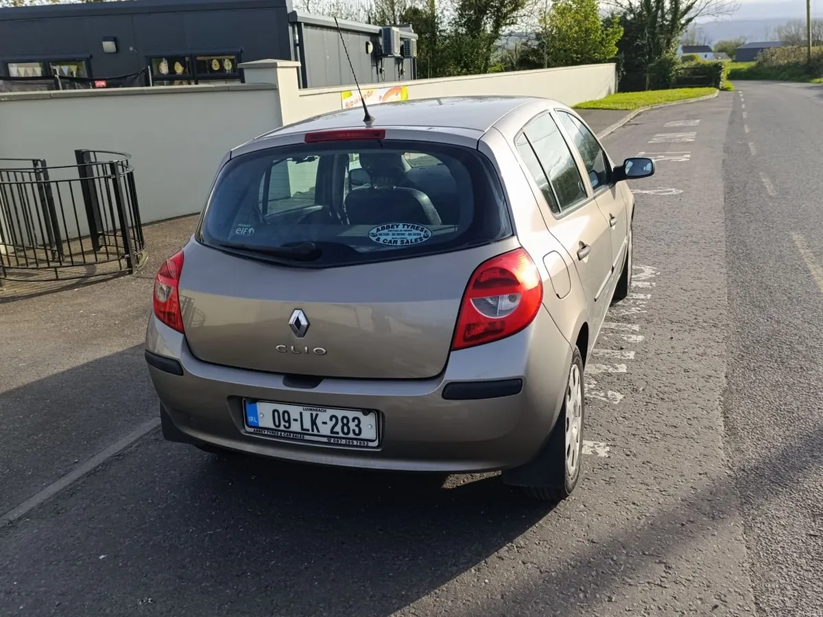 Renault Clio 2009 (Nct and tax) - Image 4