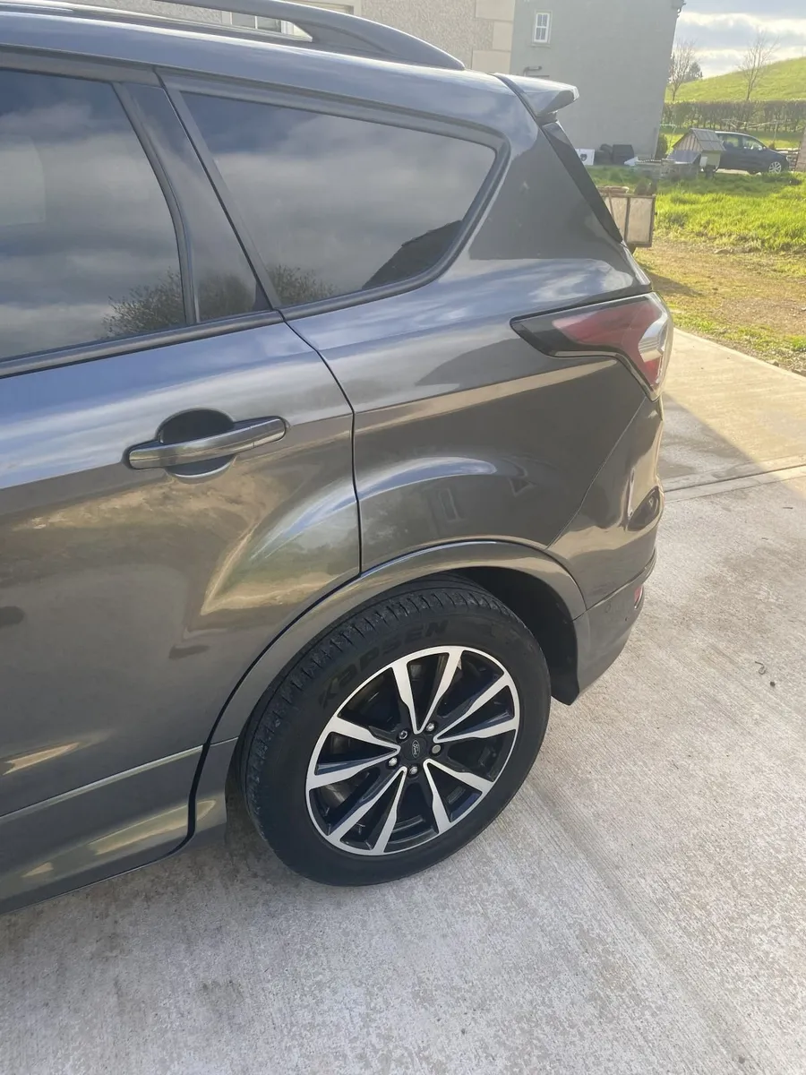 172 Ford Kuga Utility St Line 2.0 150bhp AWL - Image 3