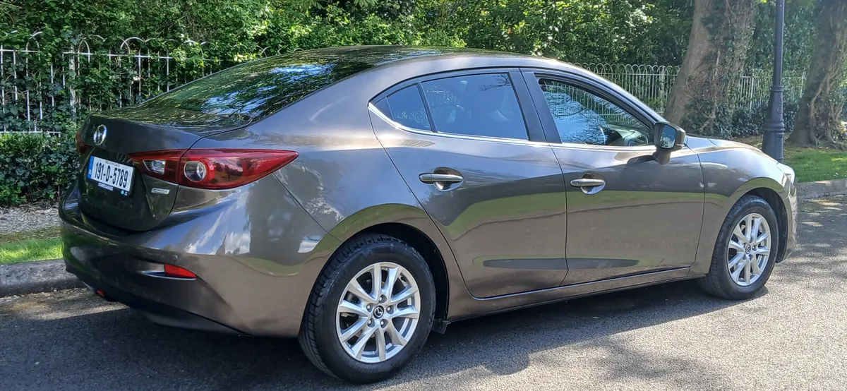 Mazda Mazda3 2019 1.5 EXEC SE 4dr *IRISH CAR* - Image 4