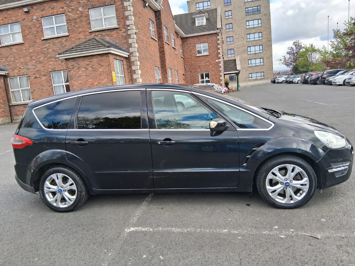 Ford S-Max 2011 - Image 2