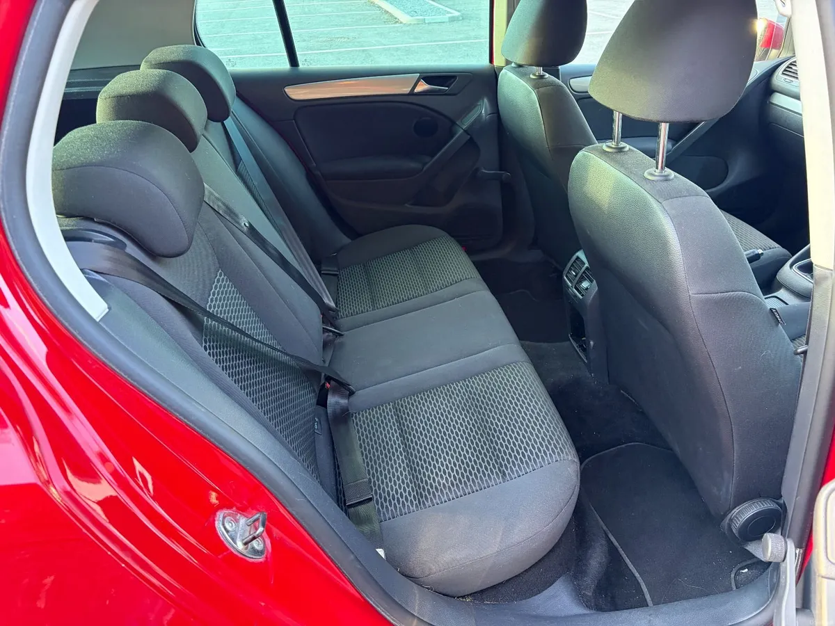 Volkswagen Golf 2011 - Image 2