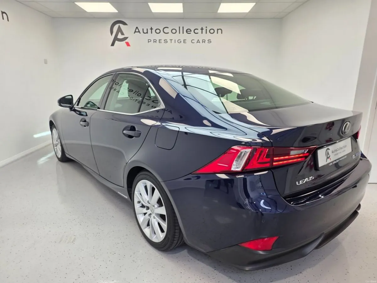 Lexus IS **HYBRID**EXECUTIVE EDITION** - Image 4