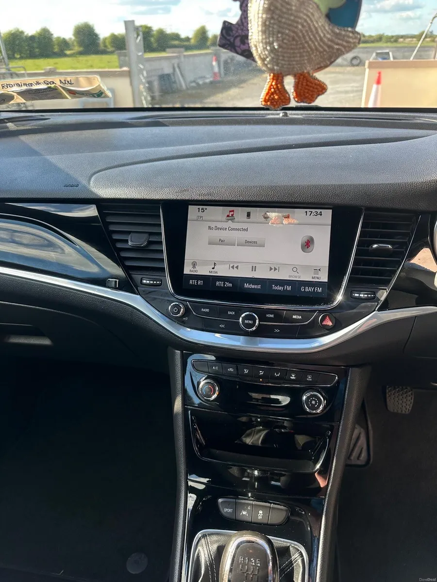 Opel Astra 2015 - Image 2