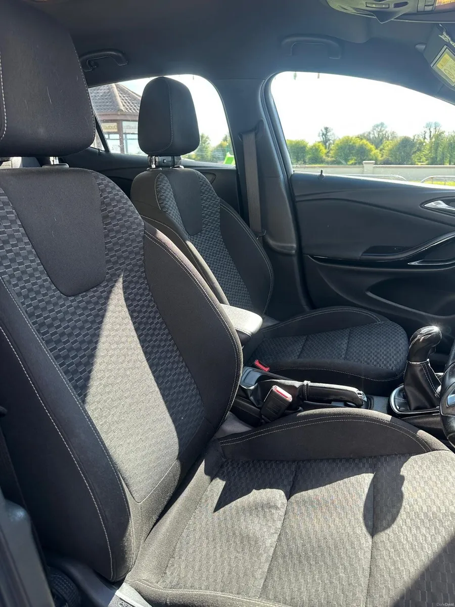 Opel Astra 2015 - Image 3