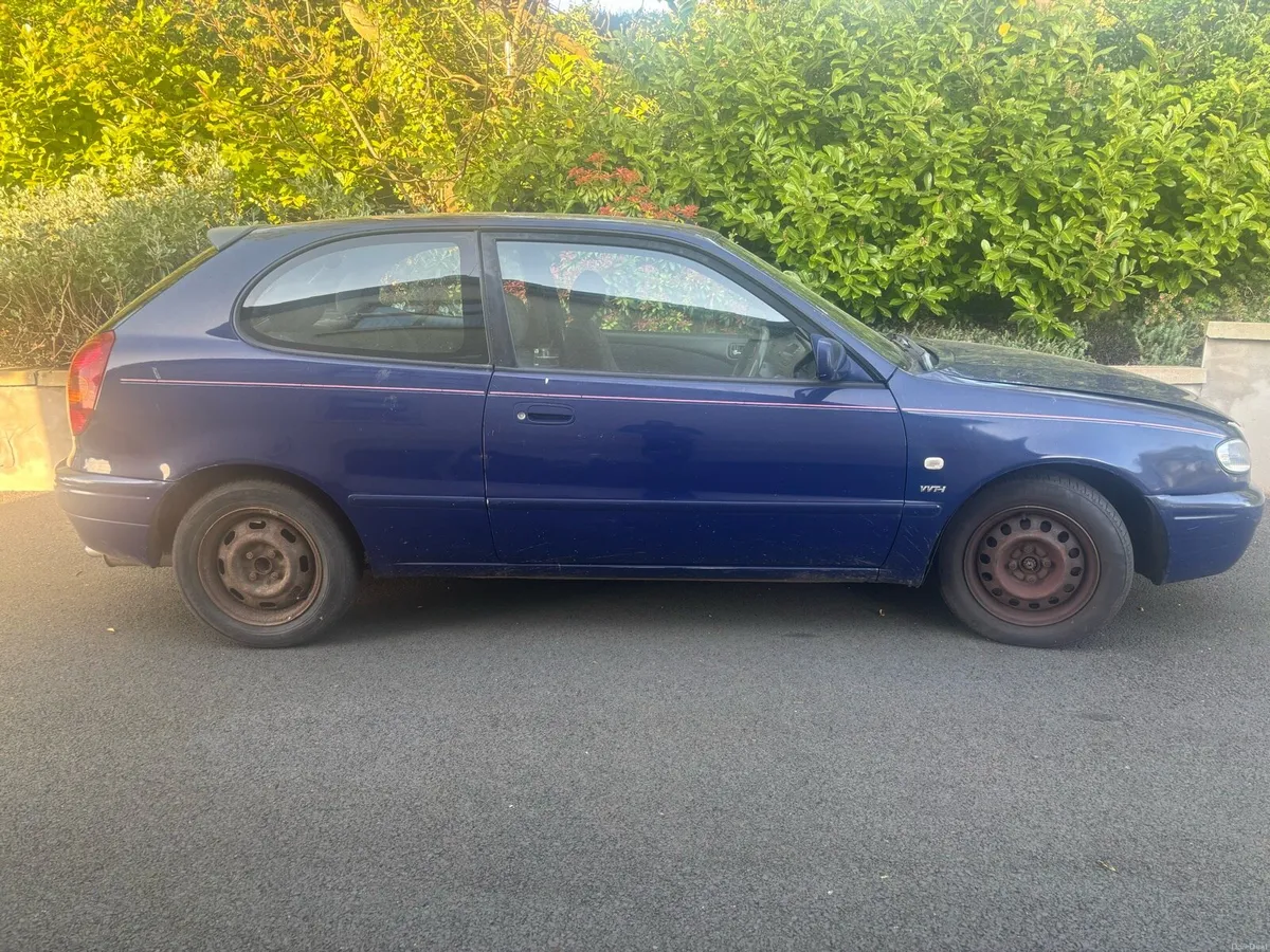 2001 Toyota Corolla - Image 2