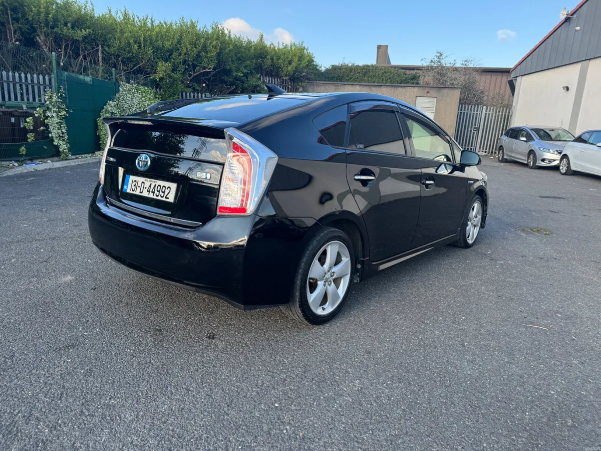 Toyota Prius 1.8 Hybrid Automatic - Image 4