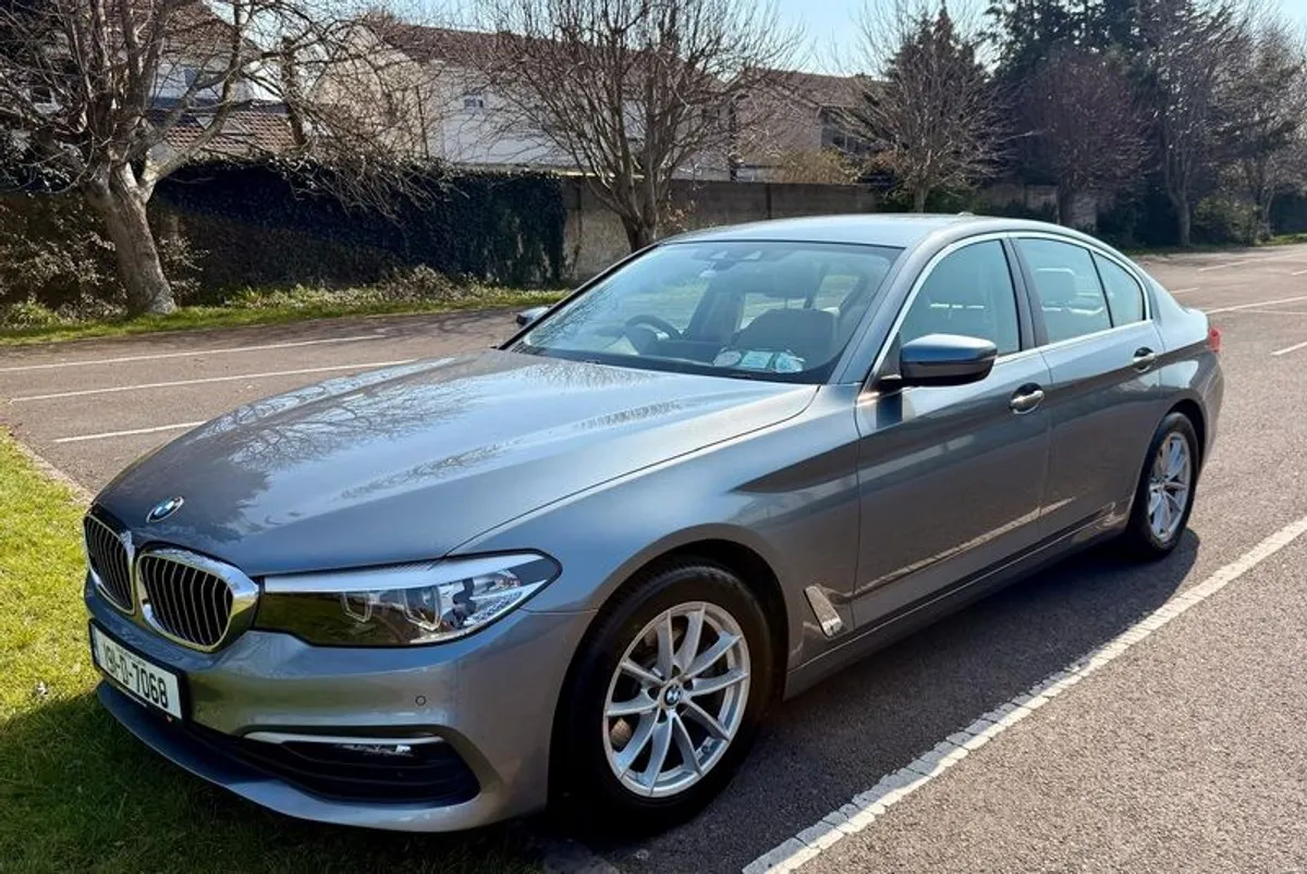 2019 Bmw 5-series - Image 2