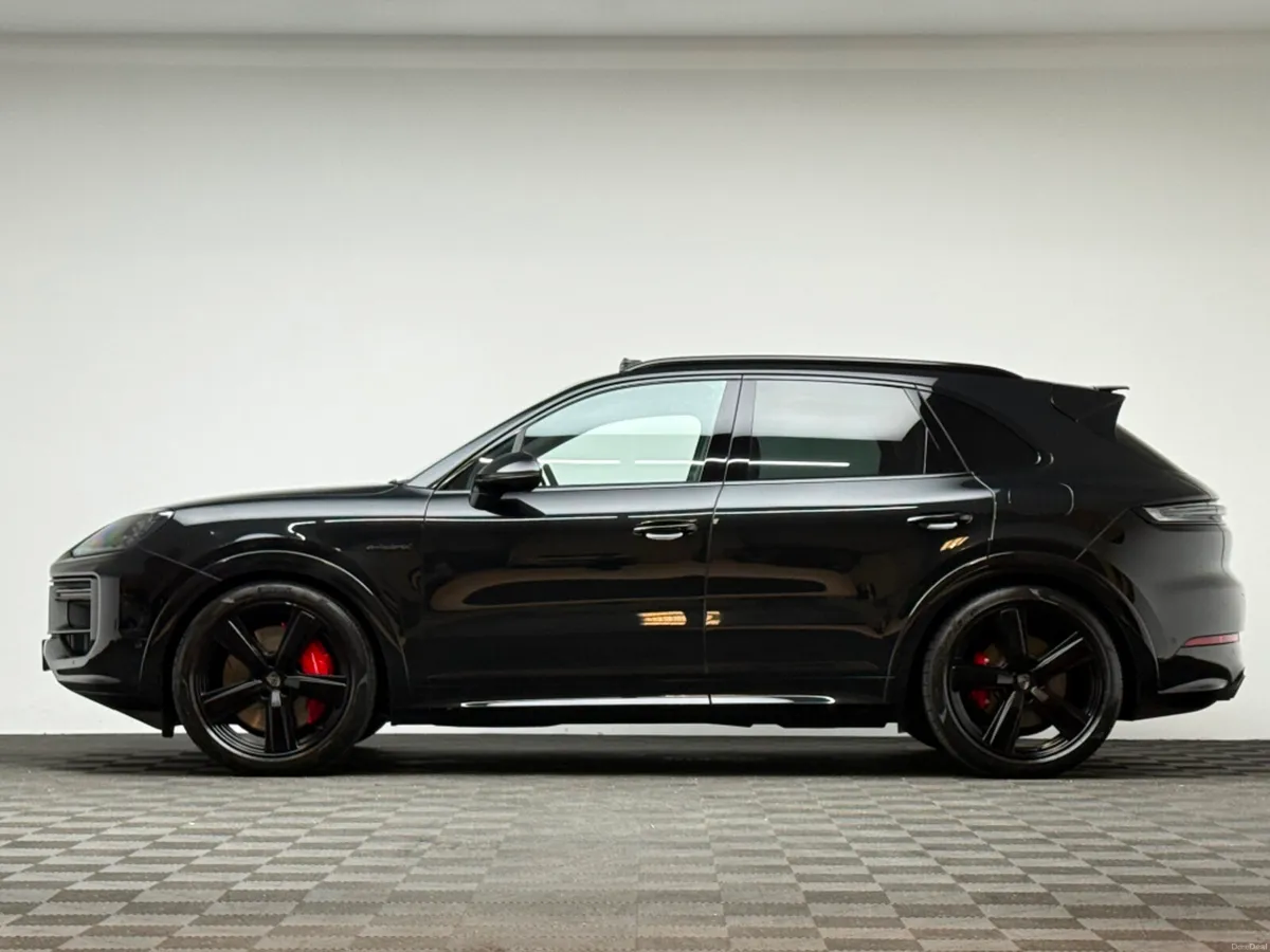 Porsche Cayenne TURBO 4.0 E-HYBRID 730HP *HUGE SPE - Image 4