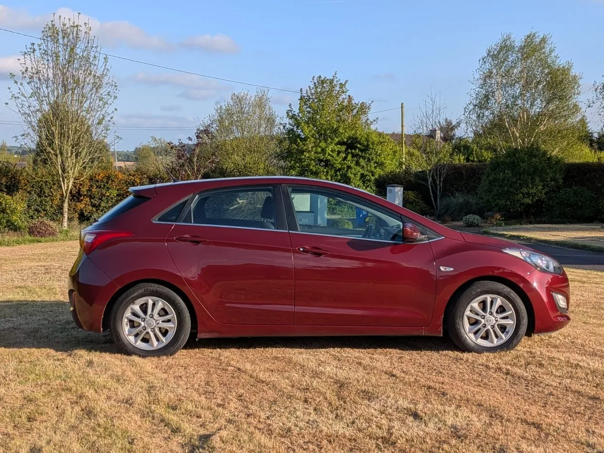 Hyundai i30 2017 - Image 2