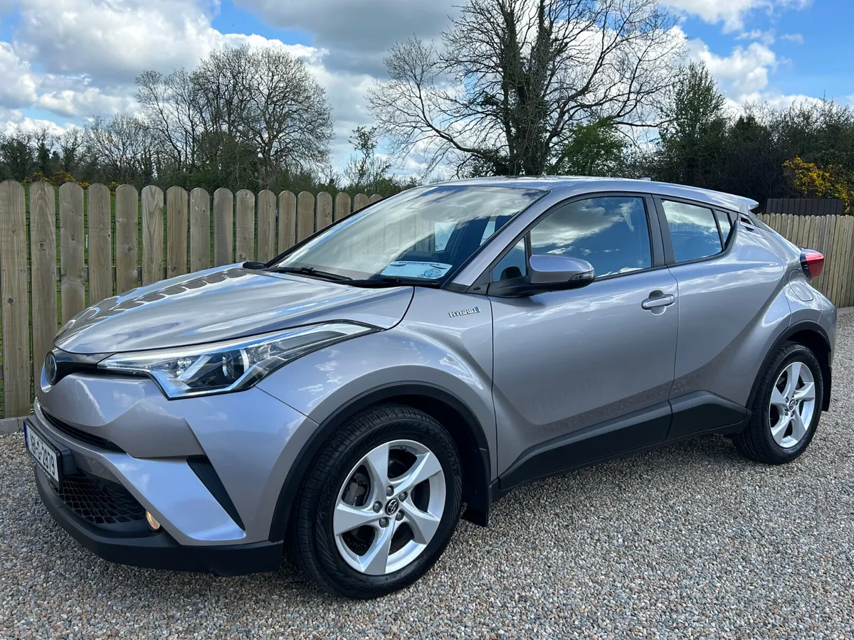2018 Toyota C-HR Luna Hybrid - Image 4