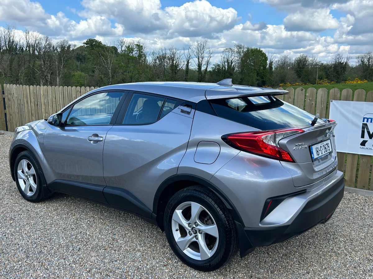 2018 Toyota C-HR Luna Hybrid - Image 3