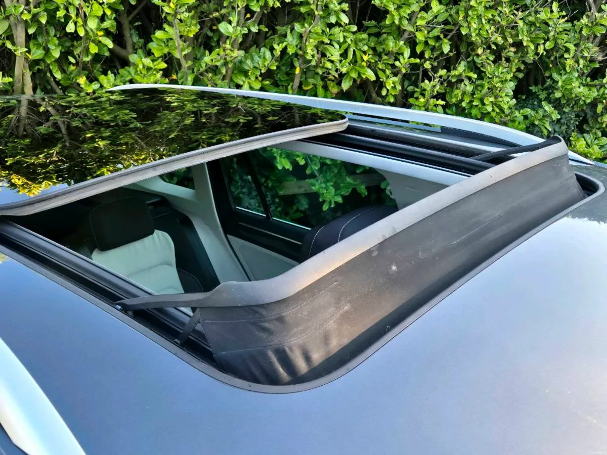 2018 Volkswagen Tiguan R-Line 2.0tdi DSG - 1 Owner - Image 2