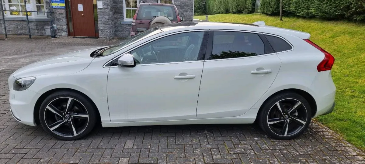 Volvo v40 2013 1.6 Diesel Manual - Image 3