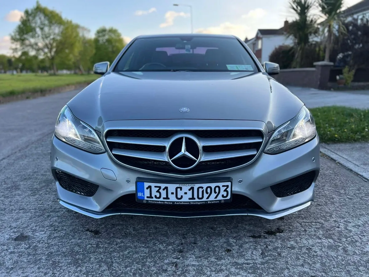 Mercedes Benz E220 AMG LINE - Image 3