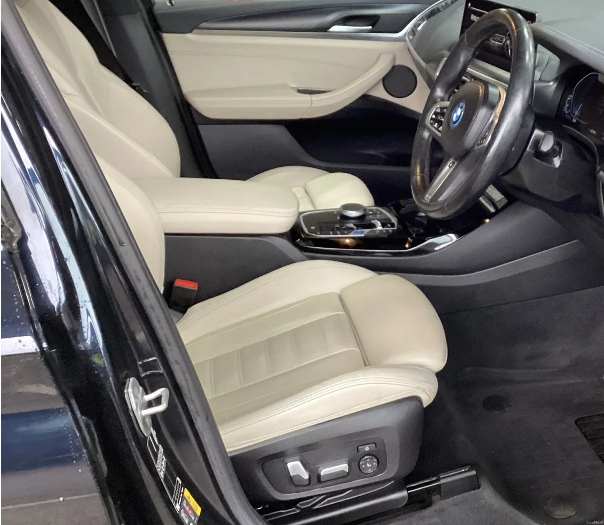 IX3 M SPORT PRO (HIGH SPEC) - Image 2