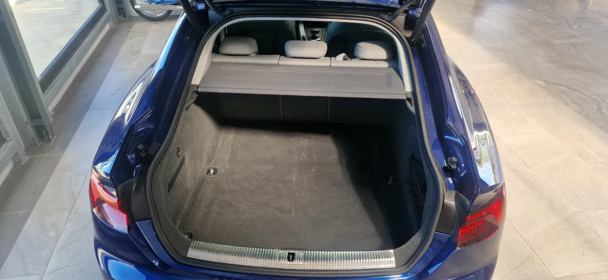 17 AUDI A5 SPORT 2.0 DIESEL 187 BHP - Image 4